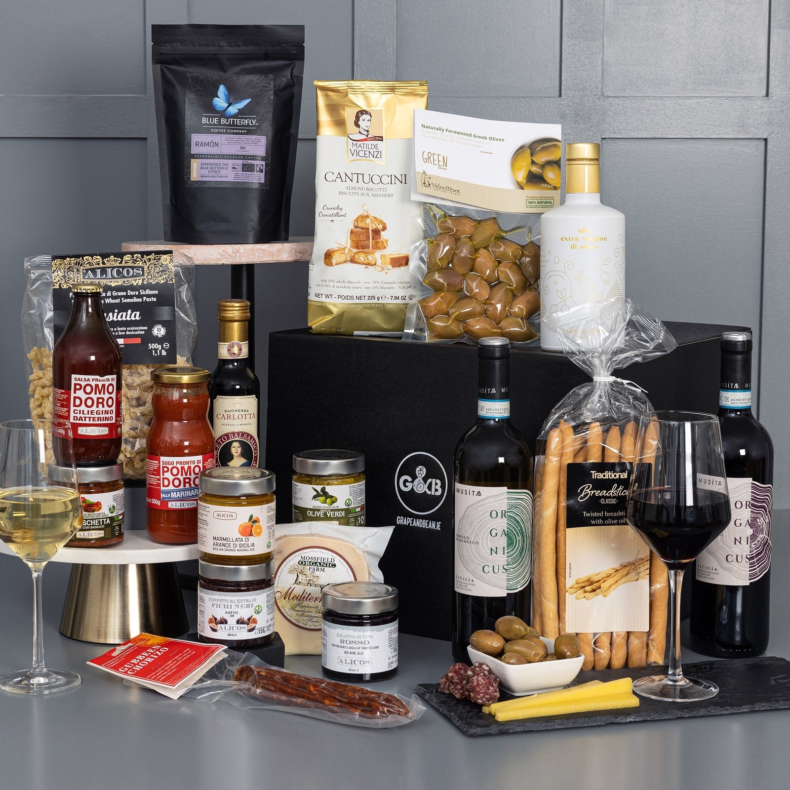 Flavours of the Mediterranean Hamper with Red and White Organic Wine - Grape & Bean