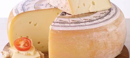 Mossfield Organic Farm Mediterranean Herb Cheese 180g - Grape & Bean